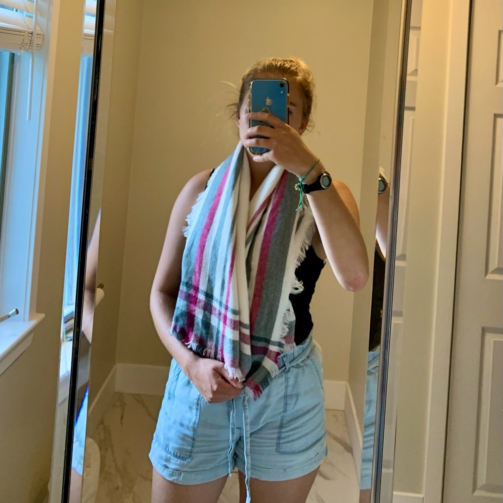 Accessory Depot square blanket scarf, white, maroon, gray